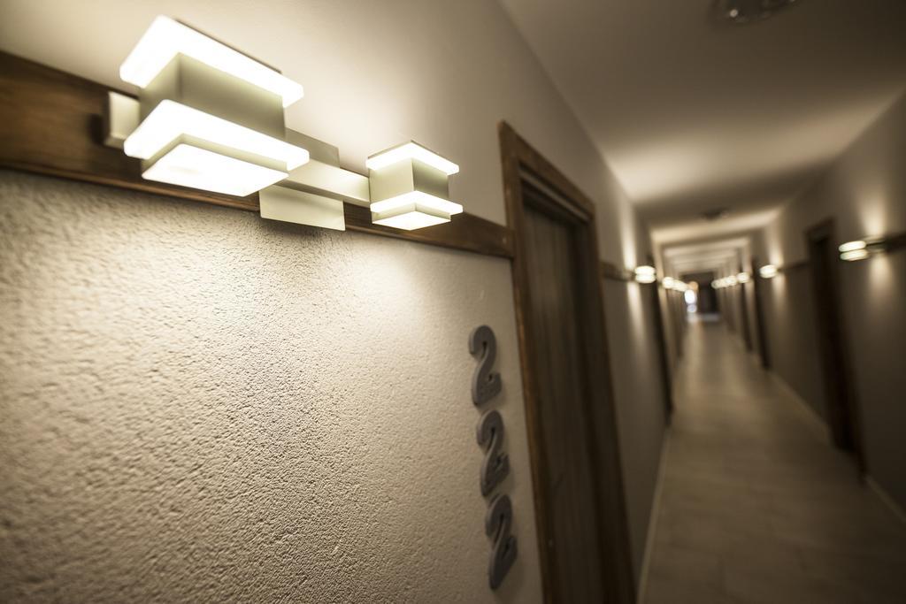 Za Murami Hostel กดัญสก์ ภายนอก รูปภาพ